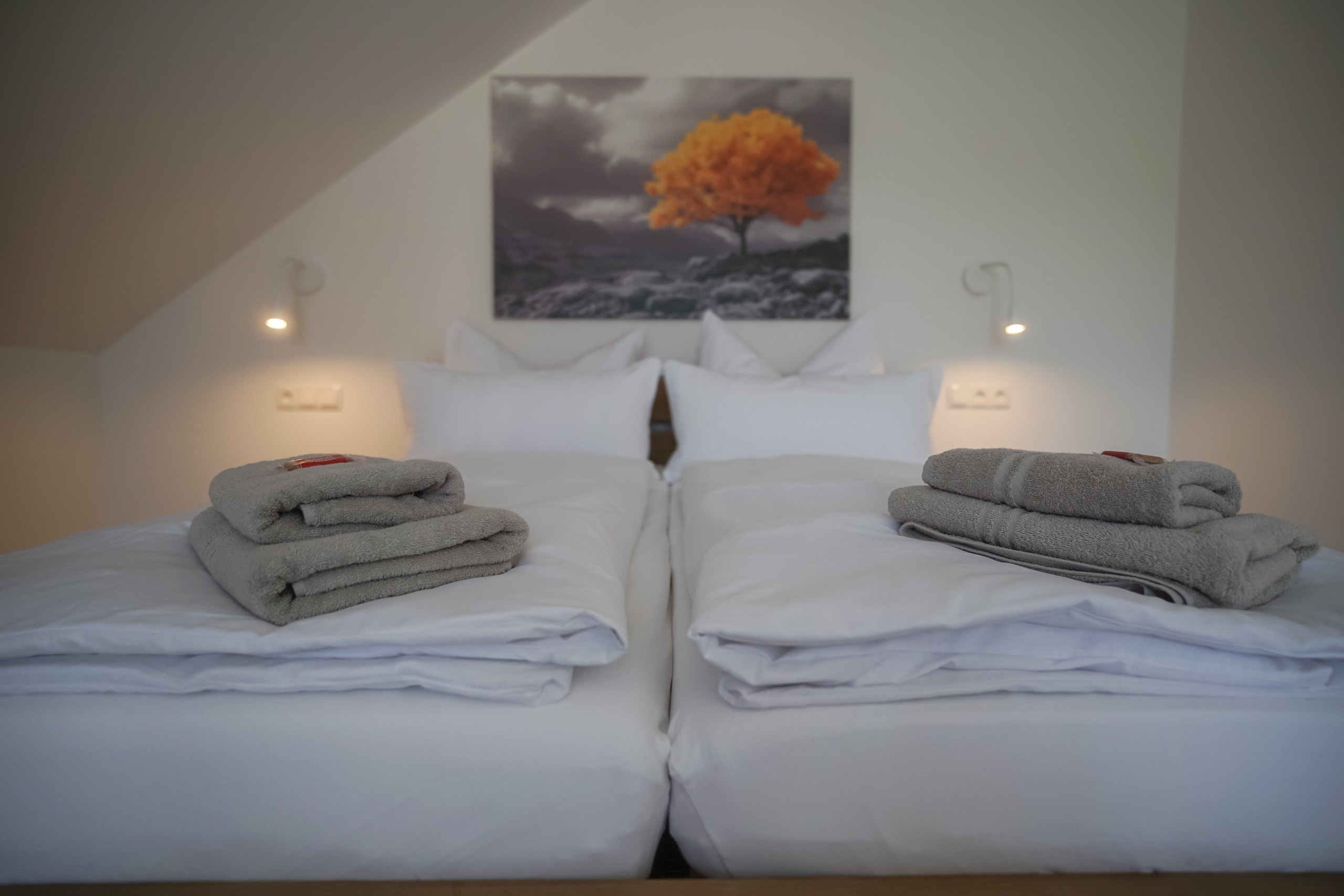 Bett, für zwei bezogen