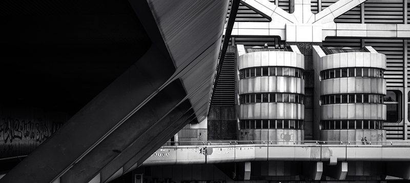 ICC Berlin · Mechanische Stille und scharfe Kanten.